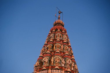 Vitthal Mandir Pandharpur Maharashtra 'nın tepesindeki heykel 