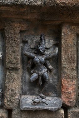 Mimarlık; chousath (64) yoginis tapınağı; Bhubaneswar; Orissa; Hindistan