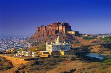 Jaswant Thada mermer mezarlığı ve Meherangarh kalesi, Jodhpur, Rajasthan, Hindistan