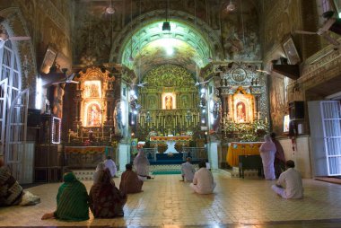 Ahşap sanat, 18. yüzyılda inşa edilmiş St. Anthony kilisesi, Ollur, Kerala, Hindistan  