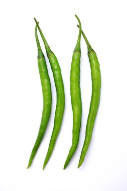 Beyaz Arkaplanda İzole Yeşil Biberler, Maharashtra, Hindistan