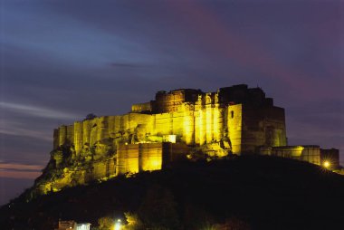 Aydınlanmış Meherangarh kalesi, Jodhpur, Rajasthan, Hindistan