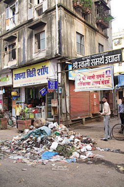 Eski bina toplu şehir konutları ve safra hundi govinda janmashtami, Charni yolu, Bombay Mumbai, Maharashtra, Hindistan 