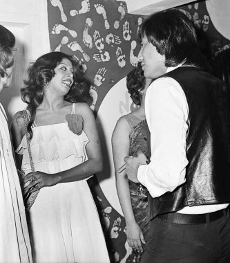 Hintli, Bollywood oyuncuları, Danny Denzongpa ve Protima bedi, Hindistan, Asya 