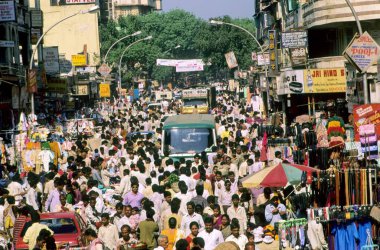 Kalabalık, Dadar Pazarı, Bombay Mumbai, Maharashtra, Hindistan 