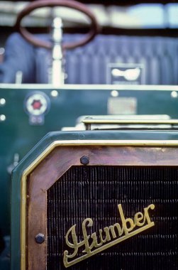 Önde araba sembolü, yakın çekim görünümü 