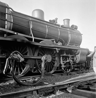 Mumbai treni Mahatma Gandhi 'nin gittiği Pune, 1945' te bir kaza geçirdi. 