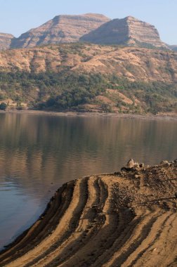 Bhandardara 'daki kuru dağlar Maharashtra Hindistan Asya Şubat 2012