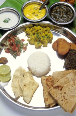 Thali yemek hazır.