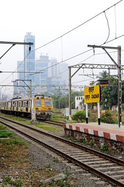 Dadar tren istasyonu, Mumbai, Maharashtra, Hindistan, Asya 