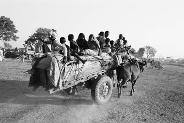 Aile öküz arabasında Vautha Fair Gujarat India 1983 