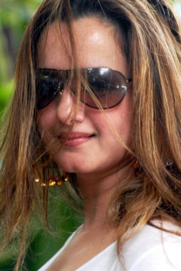 Güney Asyalı ressam Laila Khan Rajpal Bombay Mumbai, Maharashtra, Hindistan 'da bir araya geldi.   