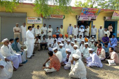 Ralegaon Siddhi topluluk toplantısı; Pune yakınlarında; Maharashtra; Hindistan
