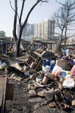 Kenar mahalle yangını, damu nagar, kandivali, mumbai, maharashtra, Hindistan, Asya 