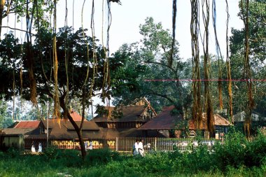 Thrissur, Kerala, Hindistan yakınlarındaki Kodungallur Kodungalloor 'daki Bhagwati Bagavathy tapınağı. 