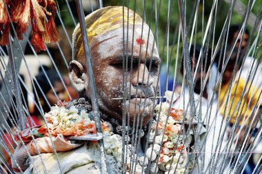 Murgan Ayyappa 'yı kutlayan adam Mumbai Maharashtra Hindistan Asya