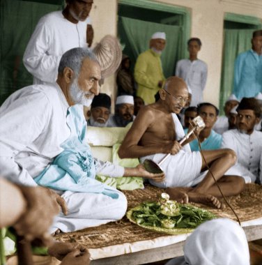 Mahatma Gandhi ve Abdul Ghaffar Khan barış yürüyüşü sırasında, Bihar, Hindistan, Asya, Mart 1947 
