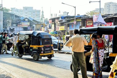 Jogeshwari Tren İstasyonu köprü üstü girişi, Mumbai, Maharashtra, Hindistan, Asya 