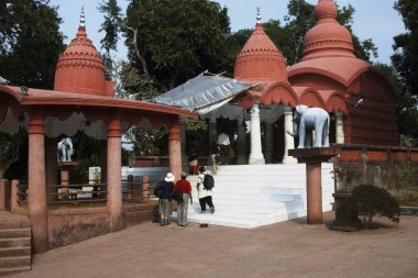 Kamlasagar 'daki Kali tapınağı; Agartala; Tripura; Hindistan