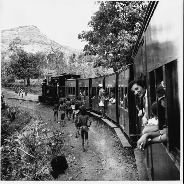 Küçük Oyuncak Treni, Matheran, Maharashtra, Hindistan.