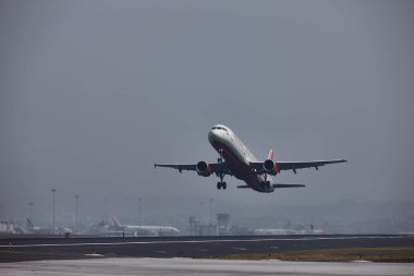 Hindistan Hava Yolları Bombay Havalimanı 'ndan kalkıyor.  