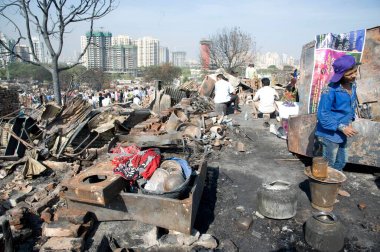 Kenar mahalle yangını, damu nagar, kandivali, mumbai, maharashtra, Hindistan, Asya  