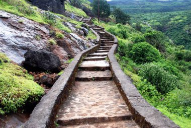 Bhaja mağara basamakları; Bhaja Köyü; Lonavala; Maharashtra; Hindistan