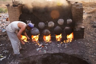 İnsan toprak pişirme ürünleri; Maharashtra; Hindistan