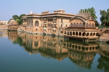 Savan Pavyonu, Gopal Bhavan, Bhadon Pavyonu, Jal Mahal Saray, Deeg, Rajasthan, Hindistan 