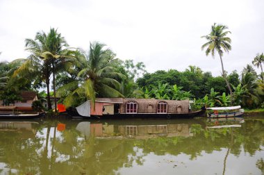 Tekne arka tarafta, Ernakulum, Kerala, Hindistan. 