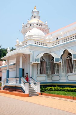 Mangeshi tapınağındaki rahip, Goa, Hindistan