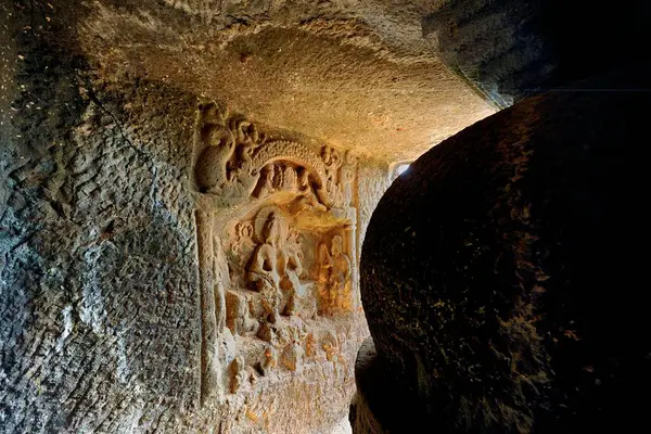 stock image Broken statue in pale Buddhist cave, Mahad, Raigad Raigarh, Maharashtra, India 