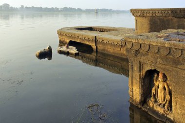 Narmada nehri, maheshwar ghat, khargone, madhya pradesh, Hindistan, Asya 