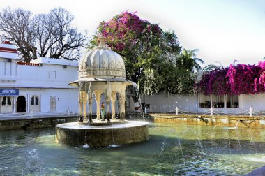Asya Rajasthan 'da, Saheliyon' daki Pavyon ki bari udaipur 'da. 