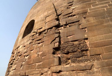 Dhamekh Stupa; Lord Gautam Buddha 'nın ilk vaazını verdiği yer; Sarnath; Uttar Pradesh; Hindistan