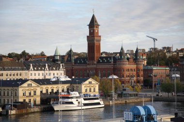 Feribotlu Helsingborg belediye binası; İsveç; Helsingore; Danimarka; İskandinavya