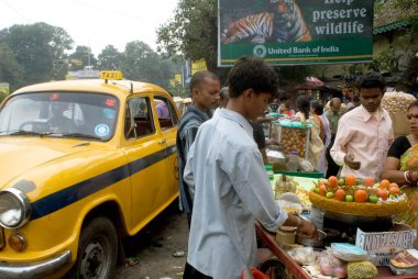 Alipore Hayvanat Bahçesinde Sohbet Satıcısı; Kolkata; Batı Bengal; Hindistan