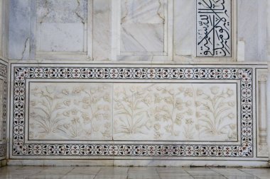 Taj mahal mermer üzerinde kıvrım; Agra; Uttar Pradesh; Hindistan