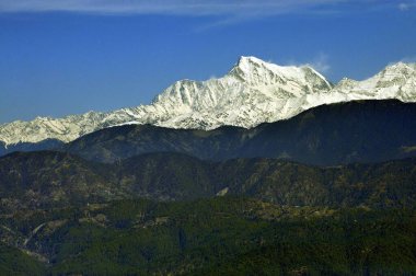 Himalaya uttarakhand dağlarını kaplayan kar, Hindistan Asya 'yı kapladı