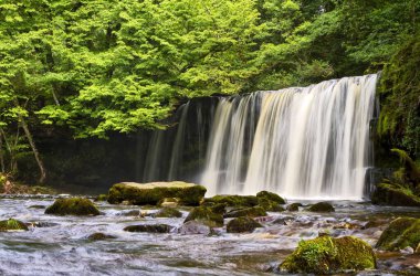 İngiltere, Galler 'deki Brecon Beacons Ulusal Parkı şelaleleri