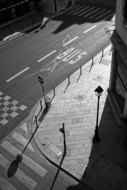 Paris sokaklarında, Fransa 'da, Avrupa' da Sabah Gölgeleri