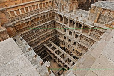 Rani ki vav; iyi adım at; taş oyma; Patan; Gujarat; Hindistan;