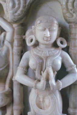 Dilwara 'daki mermer heykel, Abu Dağı, Rajasthan, Hindistan 