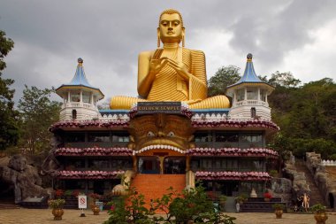 Dünya mirası Dambulla, M.Ö. 1. yüzyılın üç kaya kesimli tapınağı, Sri Lanka 