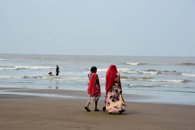 Kırsal kadınlar, Ubharat plajı, Navsari, Gujarat, Hindistan, Asya 