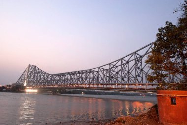 Kolkata, Kalküta, Hindistan 'da Howrah Köprüsü