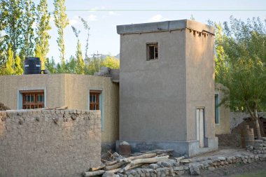 Geleneksel iki katlı kuru tuvalet, Jammu & Kashmir, Hindistan 