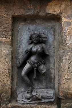 Mimarlık; chousath (64) yoginis tapınağı; Bhubaneswar; Orissa; Hindistan