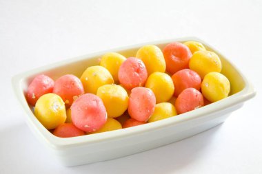 Hint yemeği; tatlı tatlı tatlı angoor Bengali mithai bonbon küçük top rasgulla yumuşak & sulu