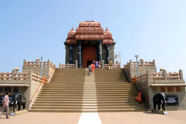 stock image Shripada Mandapam and Vivekananda Mandapam at Vivekananda rock memorial at Kanyakumari, Tamil Nadu, India 